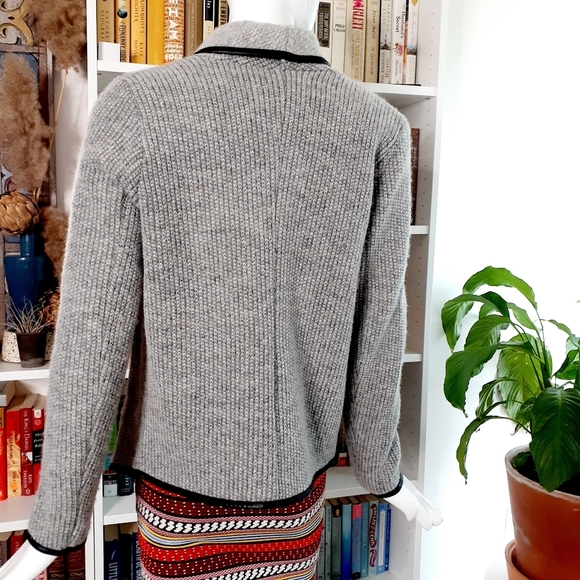 Cupcakes and Cashmere Sidney Draped Jacket - Picture 5 of 10